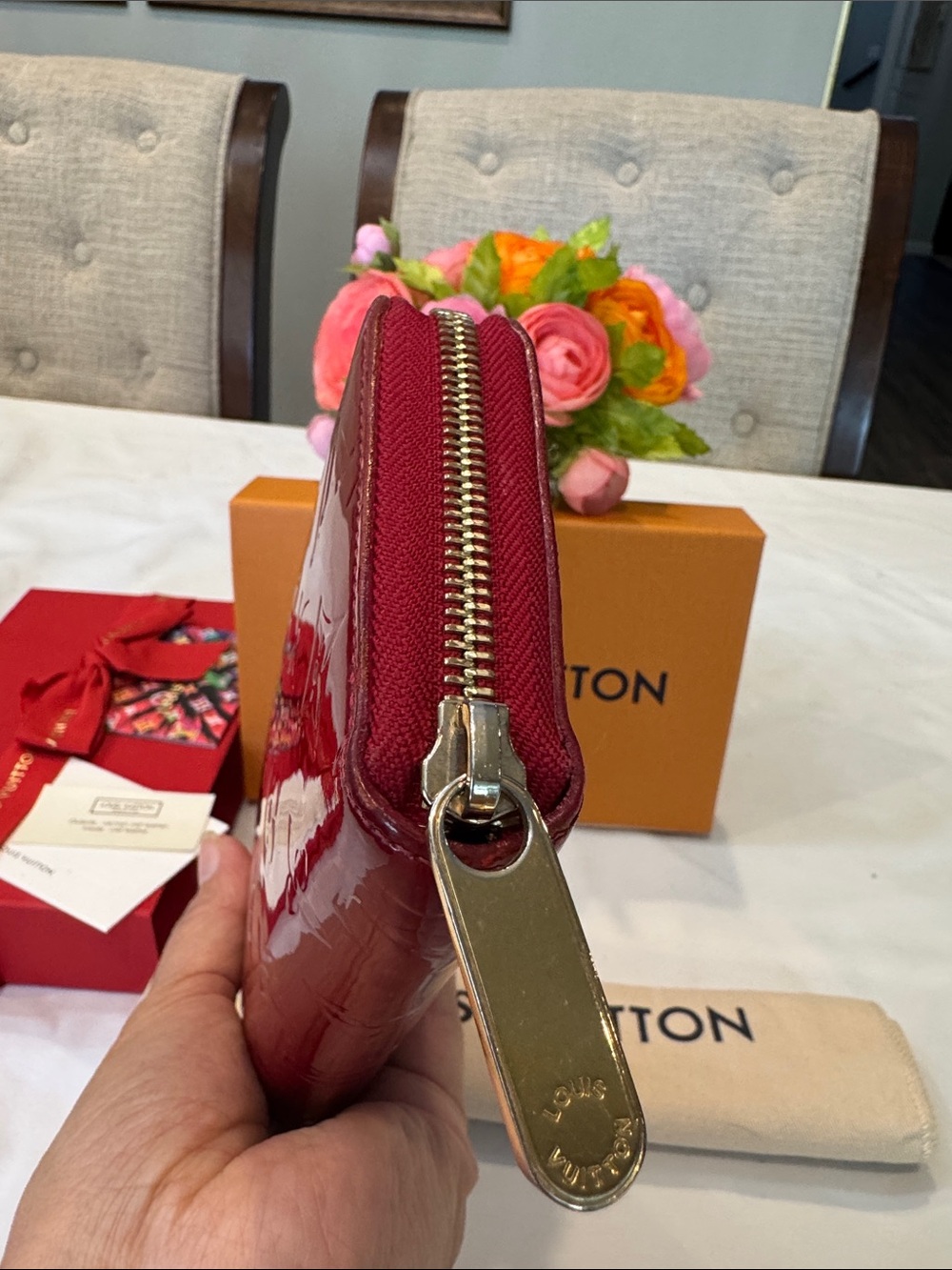 Authentic Louis Vuitton Vernis Zip-Around Wallet in Deep Red - Picture 6 of 16